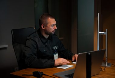 Cum contribuie o companie de securitate la reducerea pierderilor în retail?