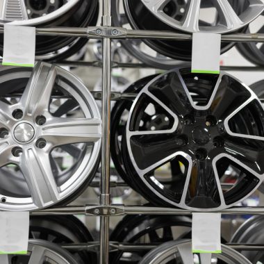 Drumurile neasfaltate deteriorează mai repede jantele auto?