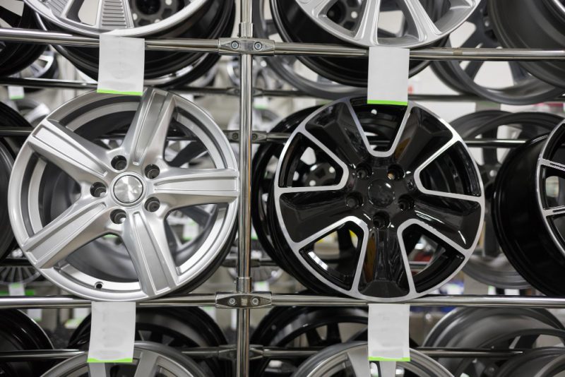 Drumurile neasfaltate deteriorează mai repede jantele auto?
